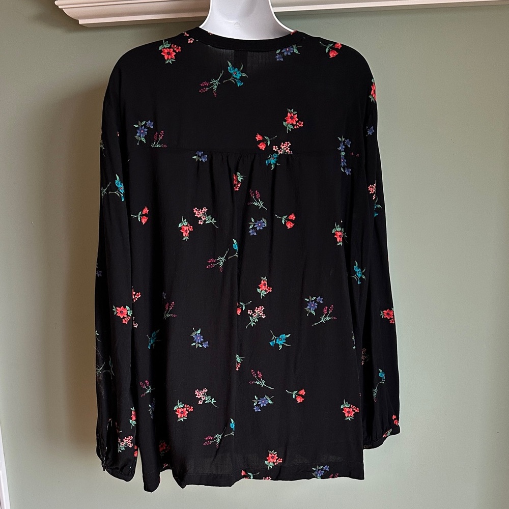 Old Navy Floral Black Women's Top size XL Long Sleeve - Picture 6 of 10